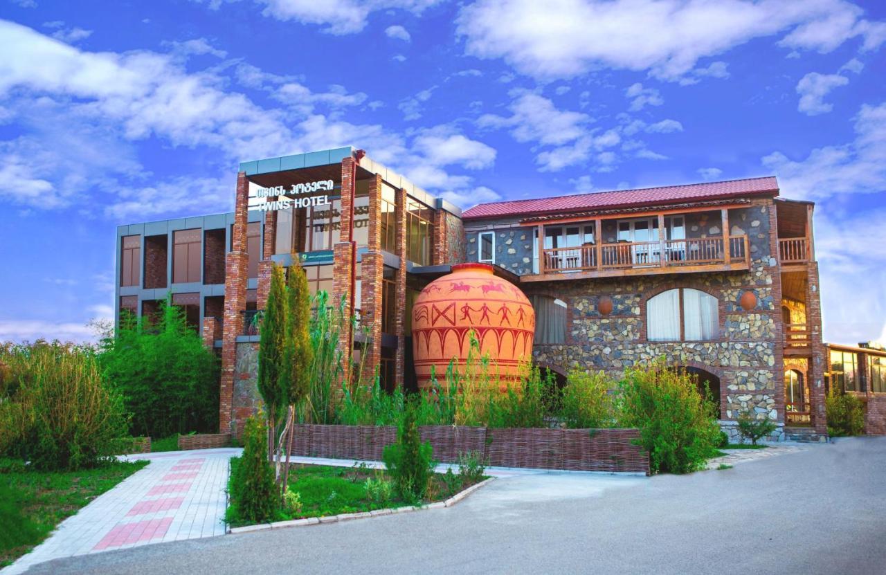 Twins Wine House Hotel Napareuli ภายนอก รูปภาพ