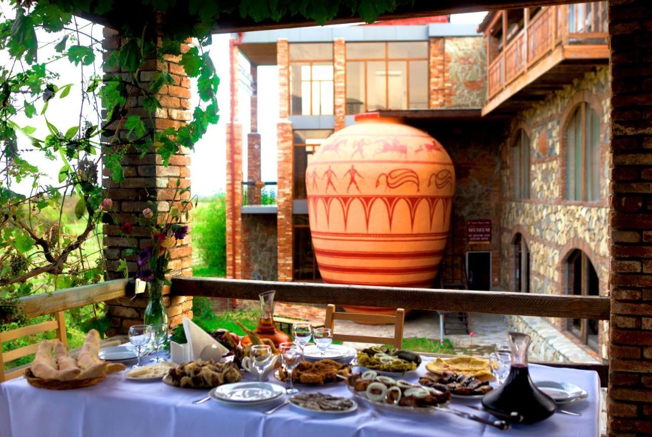Twins Wine House Hotel Napareuli ภายนอก รูปภาพ