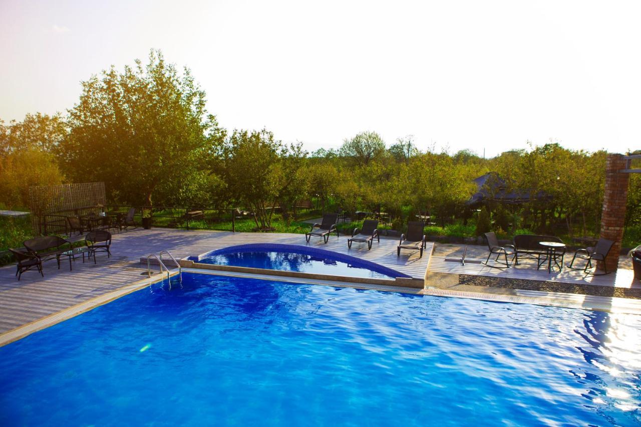 Twins Wine House Hotel Napareuli ภายนอก รูปภาพ