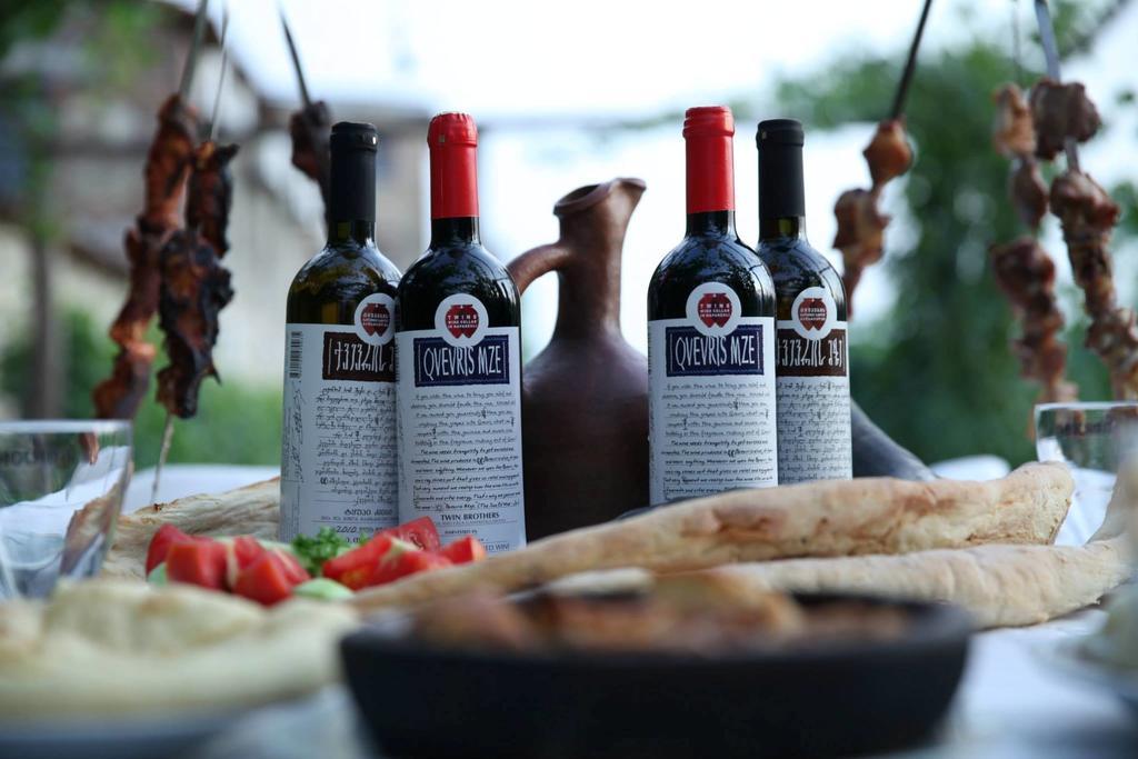Twins Wine House Hotel Napareuli ภายนอก รูปภาพ