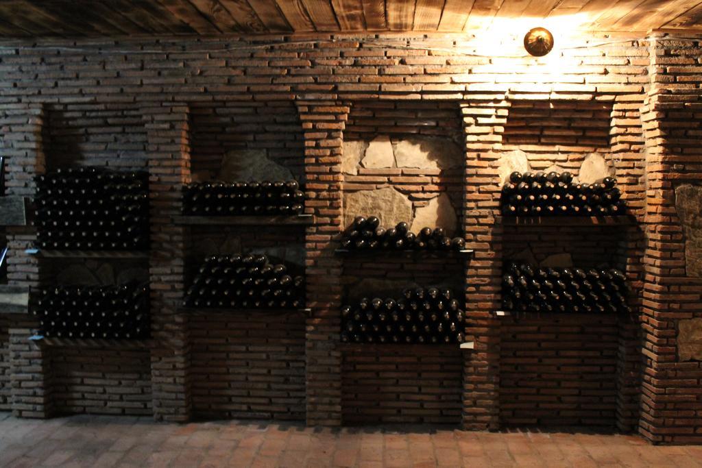 Twins Wine House Hotel Napareuli ภายนอก รูปภาพ